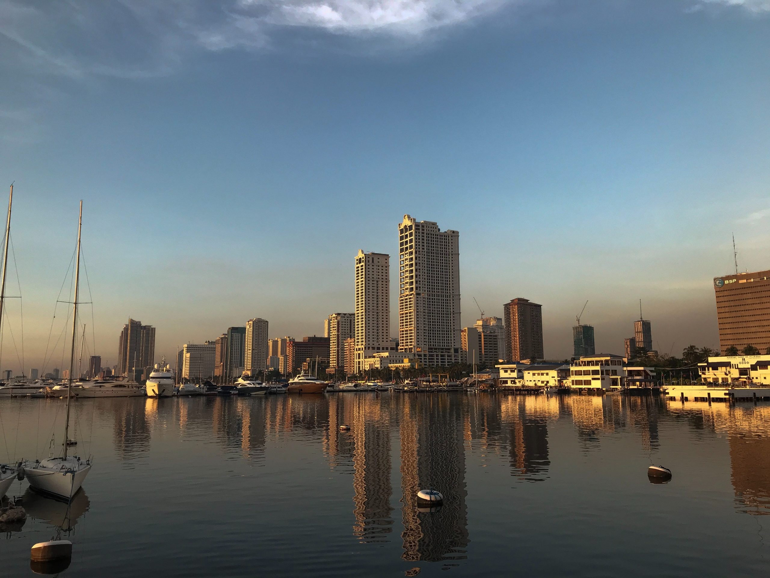 skyline_philippines_waterfront