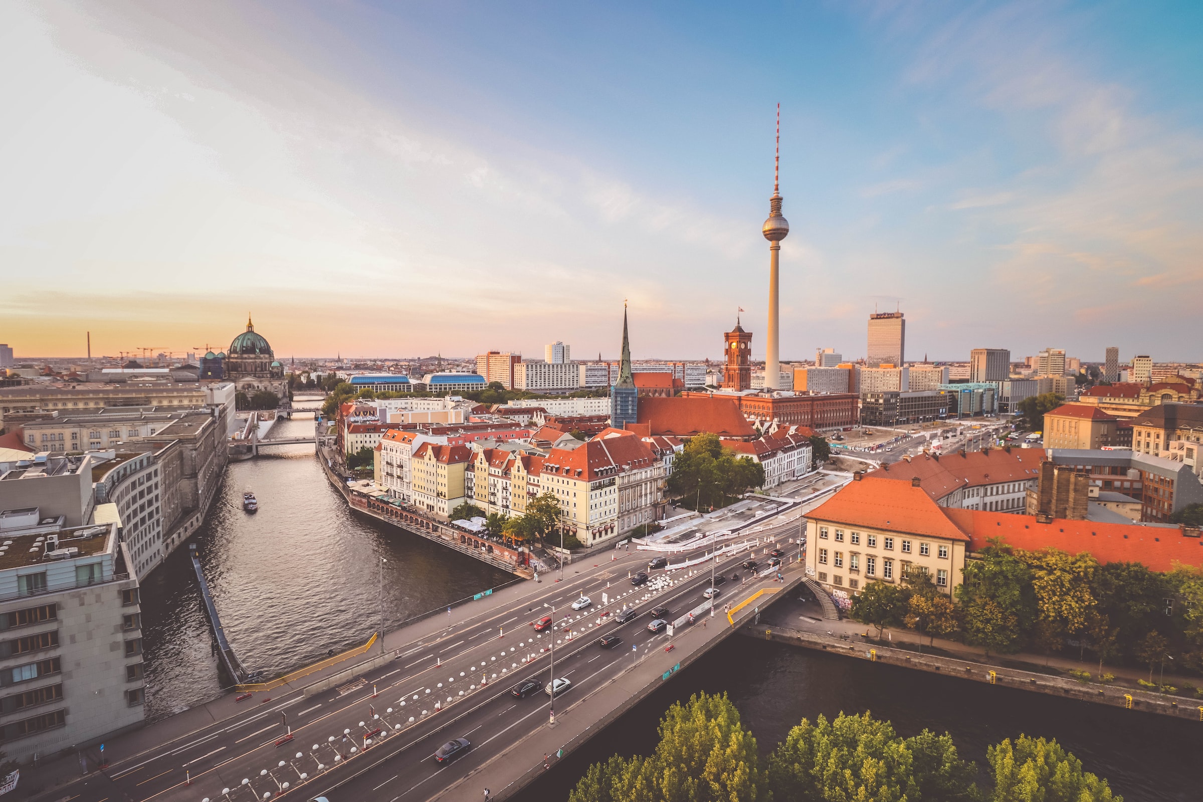 Germany_AerialView_Canal&Buildings